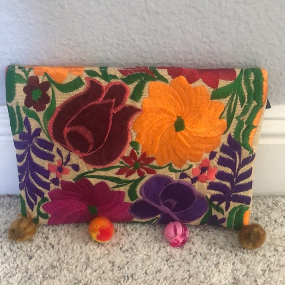 Embroidered clutch , hand made - Picture 3 of 3